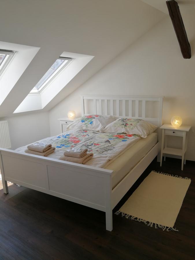 Hnizdo Snu Hotel Hradec Kralove Ngoại thất bức ảnh